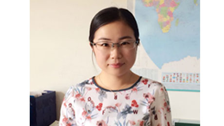 于艷--東北農業大學  碩士
現任：動保技術部研發員，從不浪費時間和身邊的資源，虛心向各位老師討教知識，在企業高新認定、GMP驗收工作中做出了重大的貢獻。